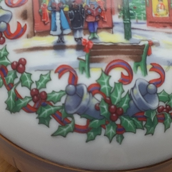 Vintage 1992 Heritage House Silver Bells Christmas Musical Box - Picture 9 of 14